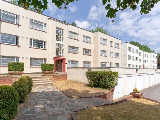 Lansdowne Court, Purley CR8, 2 bed flat to rent, £1,600 pcm | PrimeLocation