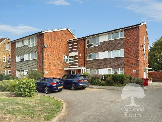 Lansdowne Avenue, Slough SL1, 2 bed flat to rent, £1,500 pcm | PrimeLocation