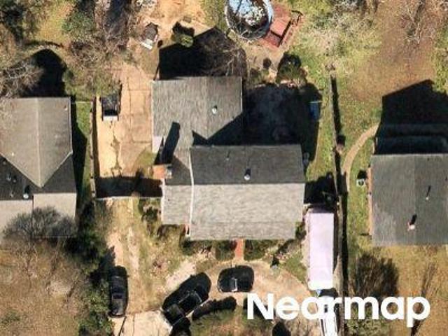 Lansdowne Dr