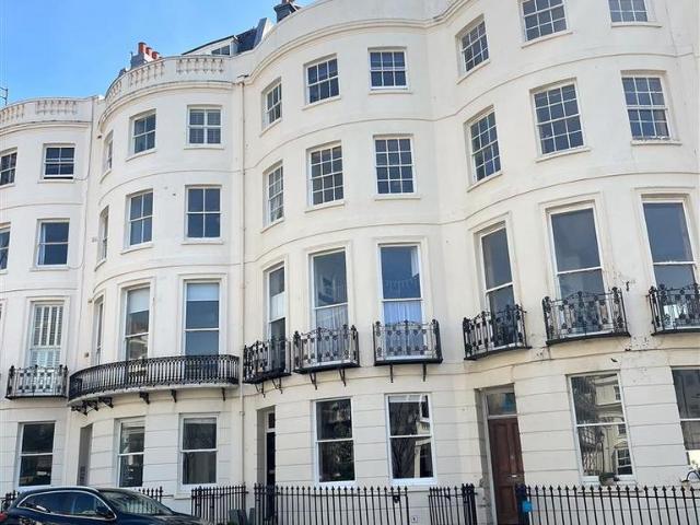 Lansdowne Place, Hove 2 bed flat to rent £1,500 pcm £346 pw