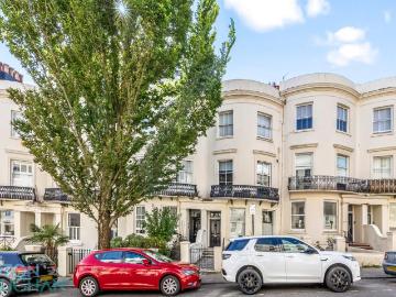 Lansdowne Place, Hove BN3 2 bed apartment to rent £1,750 pcm £404 pw