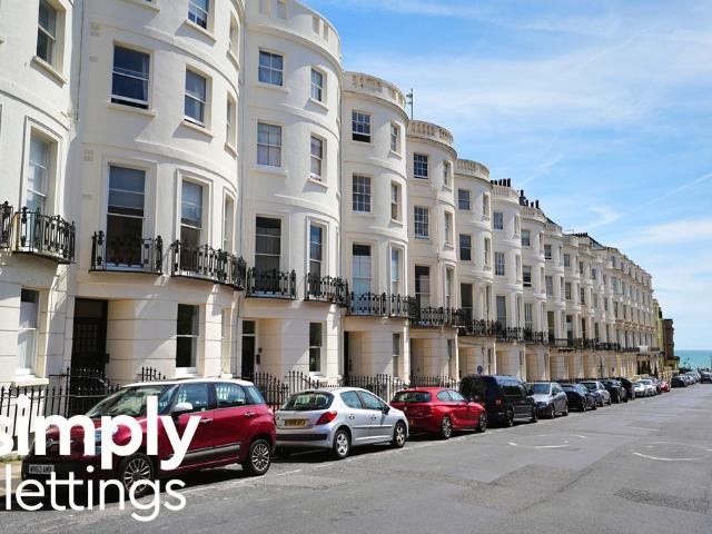 Lansdowne Place, Hove BN3, 2 bed flat to rent, £1,595 pcm | PrimeLocation