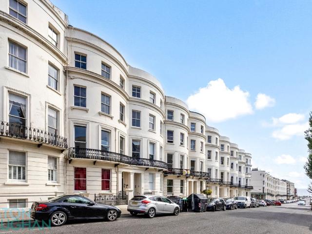 Lansdowne Place, Hove BN3, 2 bed flat to rent, £1,850 pcm | PrimeLocation