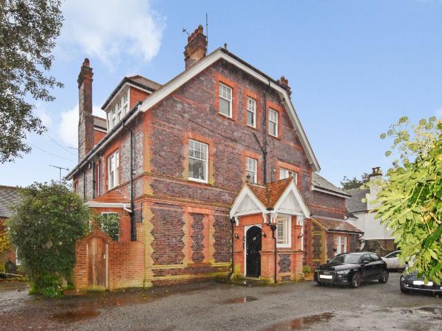 Lansdowne Road, Worthing BN11, Studio to rent, £1,075 pcm | PrimeLocation
