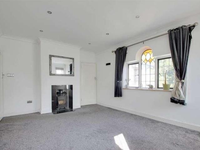 Lansdowne Road, Worthing, BN11