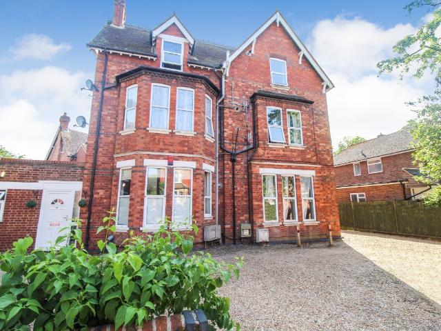 Lansdowne Road, Bedford MK40, 1 bed flat to rent, £900 pcm | PrimeLocation