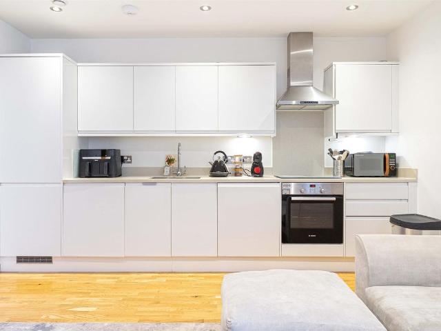 Lansdowne Road, Croydon CR0, 1 bed flat to rent, £1,475 pcm | PrimeLocation