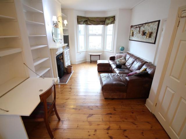 Lansdowne Road, Hounslow