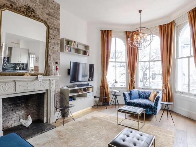 Lansdowne Road London W11 1 bed flat to rent £4,500 pcm £1,038 pw