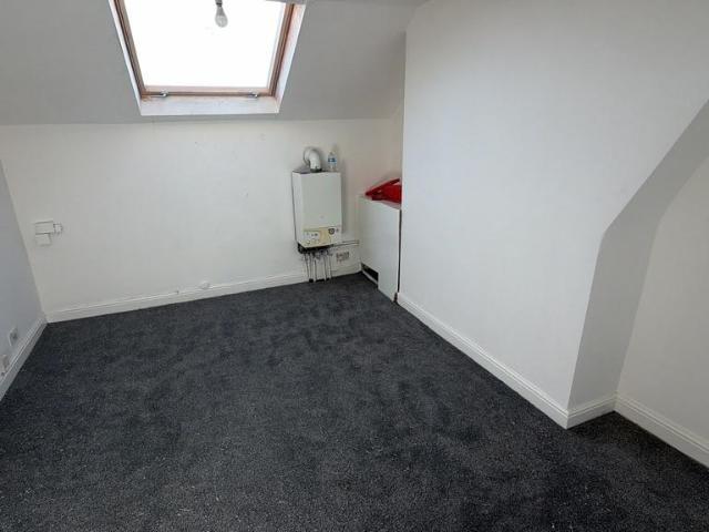 Lansdowne Road, Manchester M8 1 bed flat to rent £800 pcm £185 pw