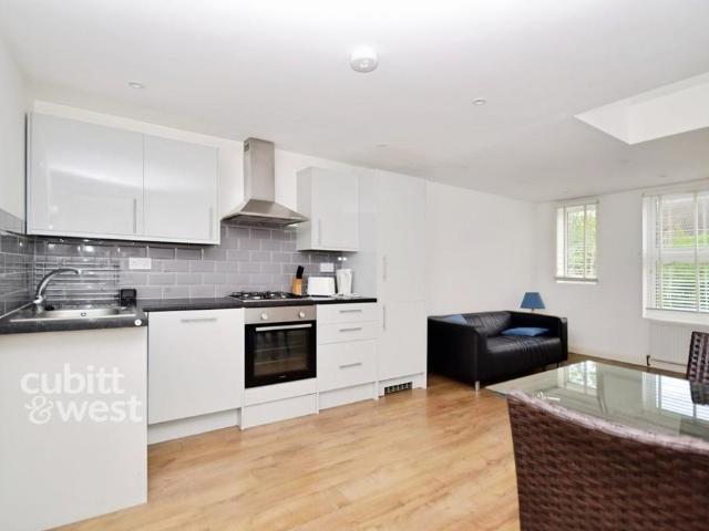 Lansdowne Road, Purley CR8 2 bed apartment to rent £1,650 pcm £381 pw