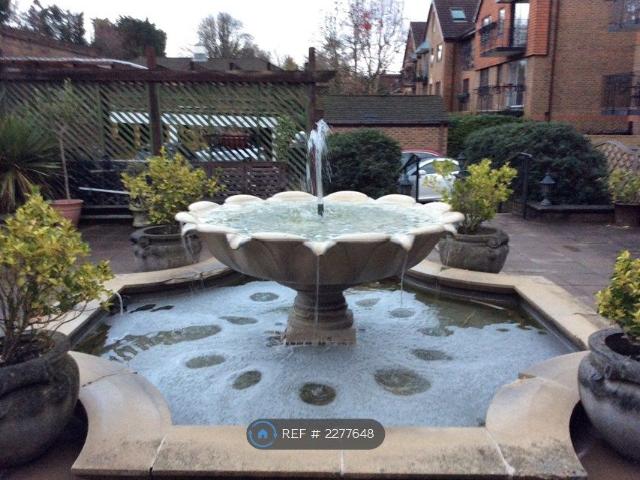 Lansdowne Road, Surrey CR8, 2 bed flat to rent, £1,730 pcm | PrimeLocation