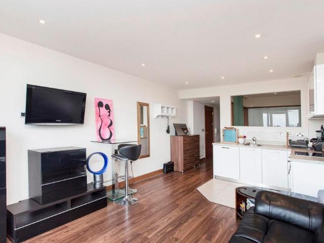 Lanson Building, 348 Queentown Road. 1 bed apartment to rent £2,491 pcm £575 pw