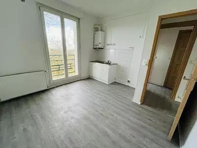 Laon 02000 Location appartement 2 pièces t2 balcon