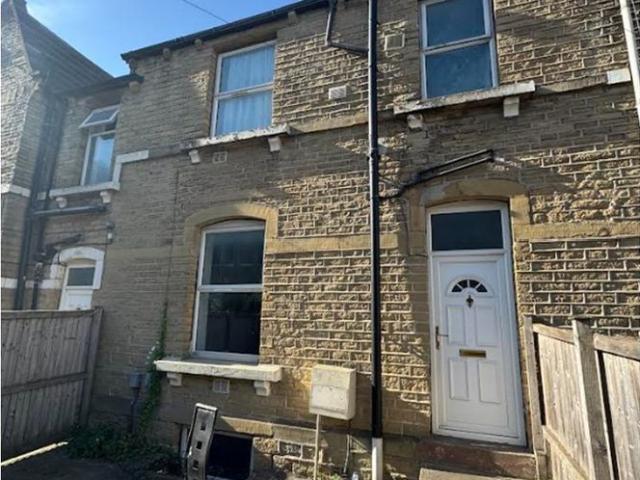 Laburnum Terrace, Huddersfield HD1, 2 bed terraced house to rent, £850 pcm | PrimeLocation