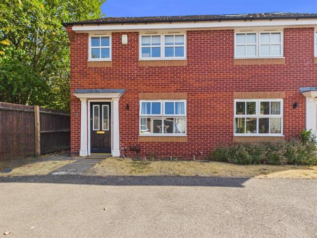Laburnum Way, Loughborough 3 bed house to rent £1,325 pcm £306 pw