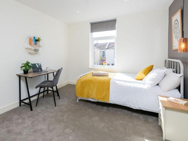 Laburnum Grove, Portsmouth PO2 7 bed house of multiple occupation to rent £715 pcm £165 pw