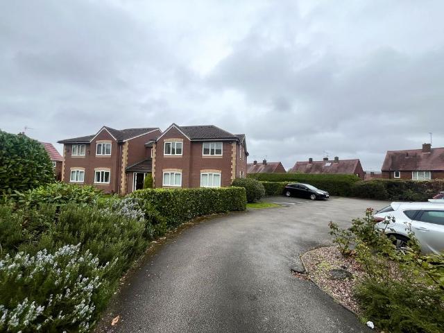 Laburnum Road, Kingswinford, DY6 1 bed apartment to rent £800 pcm £185 pw