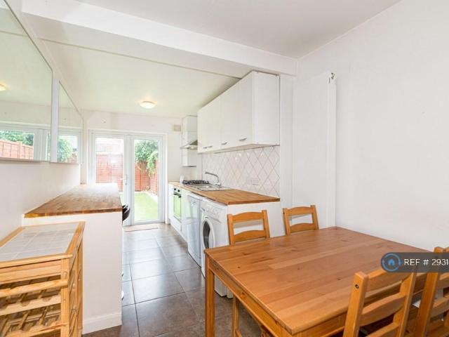 Laburnum Road, London, SW19 3 bed terraced house to rent £2,850 pcm £658 pw
