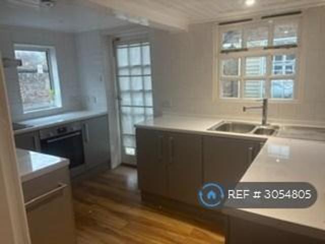 Laburnum Road, Sandy, SG19 2 bed end of terrace house to rent £1,300 pcm £300 pw