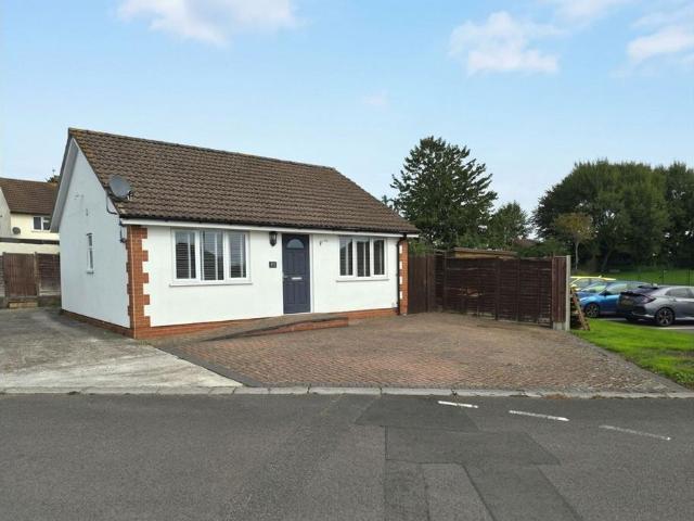 Laburnam Way, Chepstow, NP16 2 bed detached bungalow to rent £1,200 pcm £277 pw