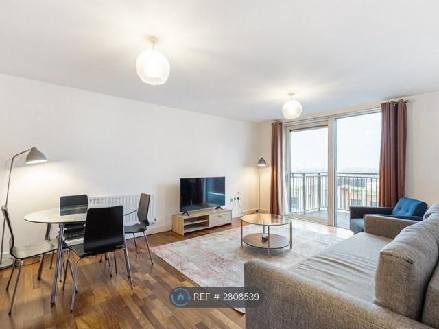 Labyrinth Tower, London E8, 1 bed flat to rent, £2,500 pcm | PrimeLocation