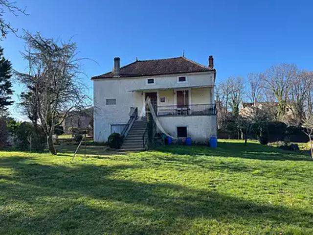 Labastide du Vert 46150 Achat / Vente maison 5 pièces t5 au dernier étage cave