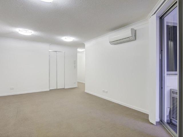 Labrador Apartment Central Location