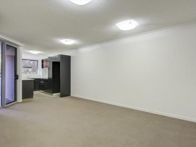Labrador Apartment Central Location