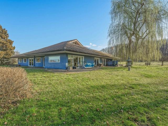 Lac Léman Sotheby's International Realty vous présente: Cet. 350m² Loisin