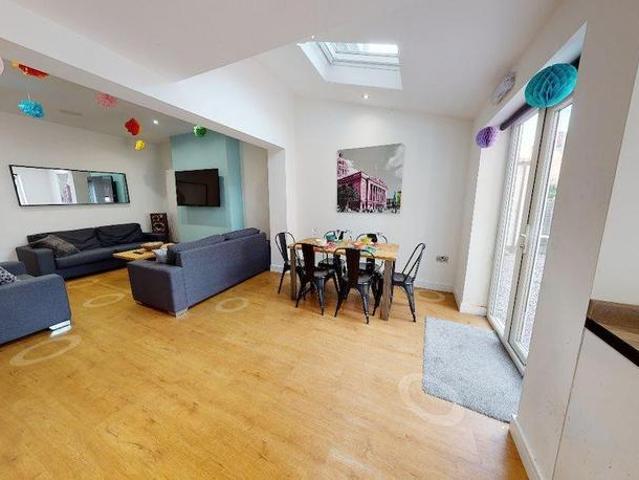 Lace Street, Nottingham NG7 1 bed in a house share to rent £650 pcm £150 pw
