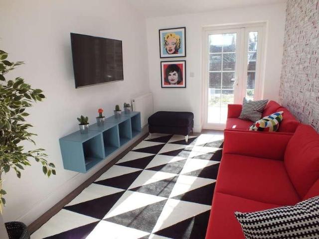 Lacewood Gardens, Reading, Berkshire, RG2