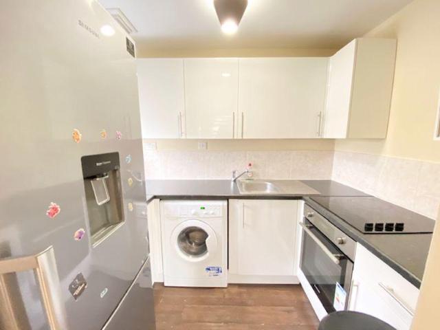 Lacey Close,Edmonton London N9 2 bed apartment to rent £1,685 pcm £389 pw