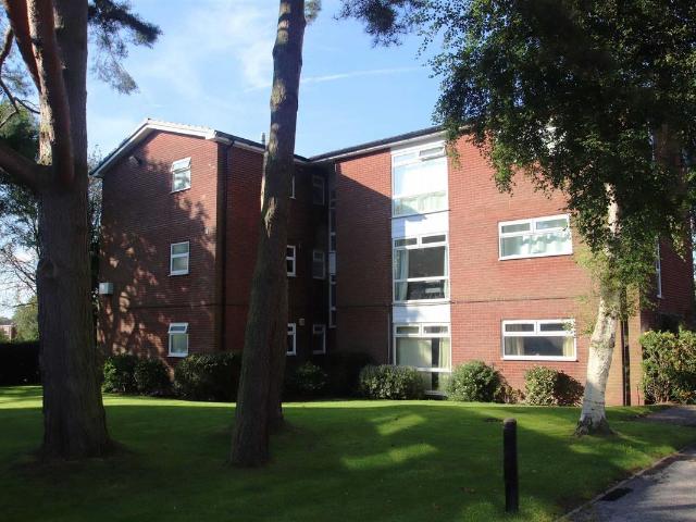 Lacey Green, Wilmslow SK9, 2 bed flat to rent, £1,150 pcm | PrimeLocation