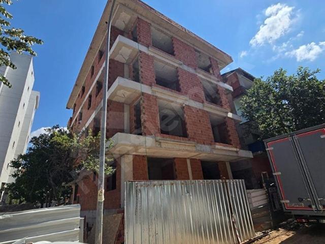 LACİVERTTEN GENİŞ M2Lİ EBEVEYN BANYOLU MERKEZİ KONUMDA LÜX DAİRE