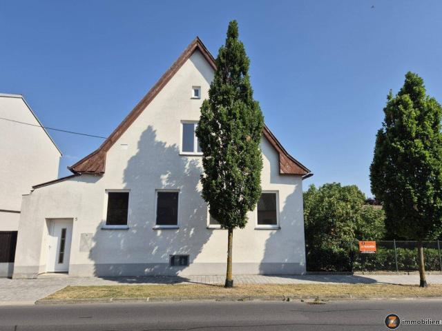 Lackenbach: Geräumiges Landhaus mit großem Grundstück