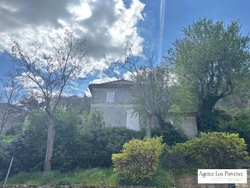 LACOSTE MAISON DANS LE COEUR DU VILLAGE