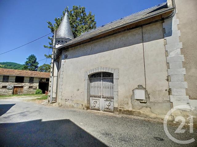 Lacourt Imaginez une bâtisse des années 1880, avec sa tour r. 389m² Lacourt