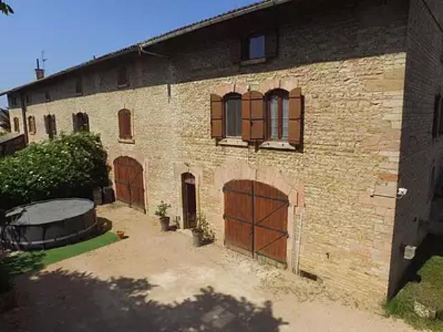 Lacrost 71700 Achat / Vente maison 11 pièces t11 au dernier étage