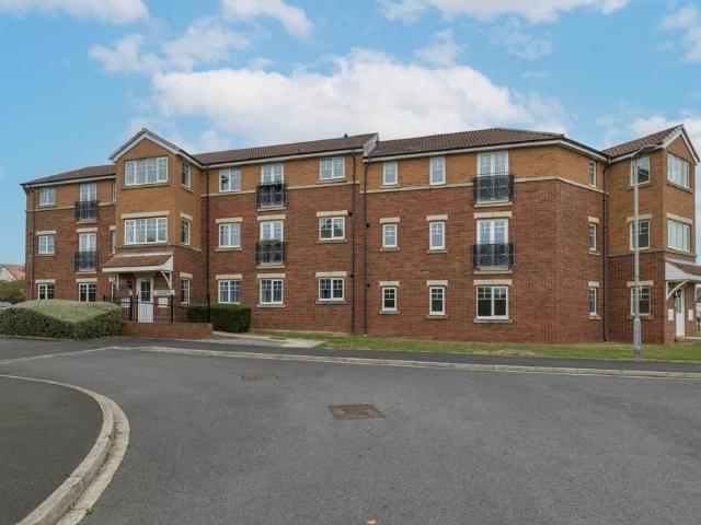 Lady Mantle Close, HARTLEPOOL, TS26 2 bed flat to rent £700 pcm £162 pw