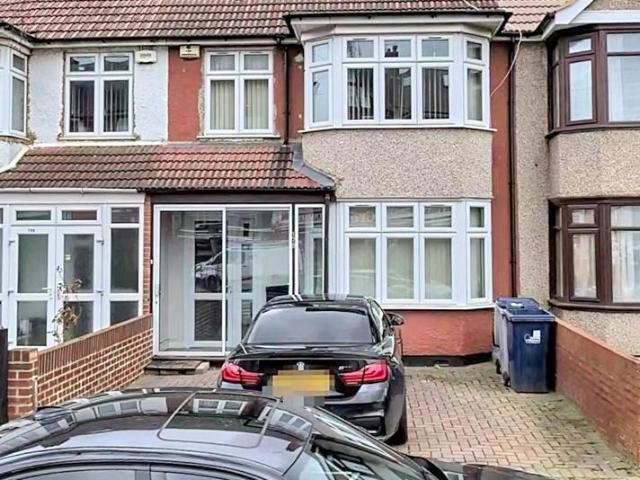 Lady Margaret Road, Southall UB1 4 bed terraced house to rent £2,950 pcm £681 pw