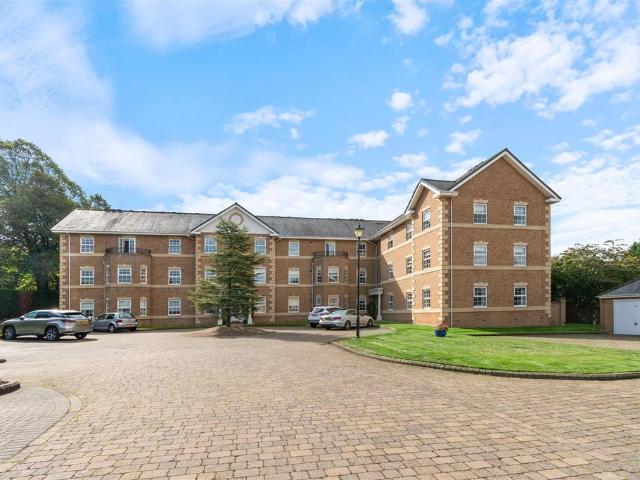 Lady Aston Hall, Sutton Coldfield B74 3 bed apartment to rent £1,750 pcm £404 pw
