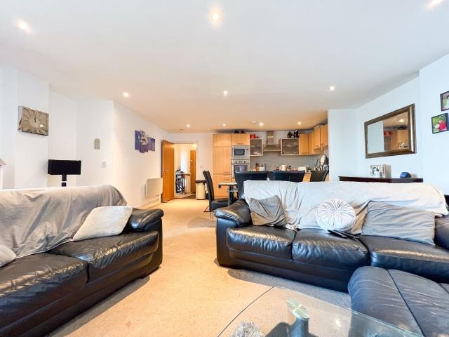 Lady Isle House, Prospect Place, Cardiff Bay CF11, 2 bed flat to rent, £1,250 pcm | PrimeLocation