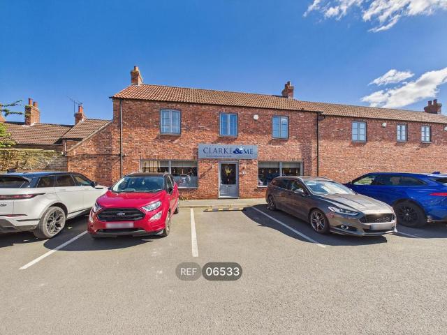 Lady Smith Court, Selby, YO8 4ES 2 bed apartment to rent £850 pcm £196 pw