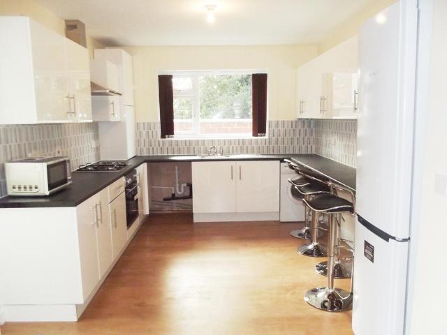 Ladybarn Lane, Manchester, M14 6YH, United Kingdom | 5 bed townhouse for rent #16539104 | Rentberry