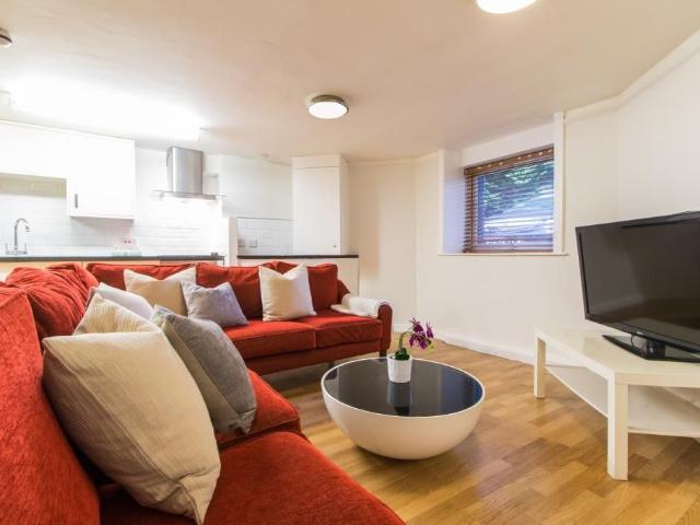 Ladybarn Road, Manchester M14, 6 bed flat to rent, £693 pppm | PrimeLocation