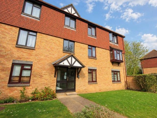 Ladygrove Drive, Guildford GU4, 1 bed flat to rent, £1,350 pcm | PrimeLocation