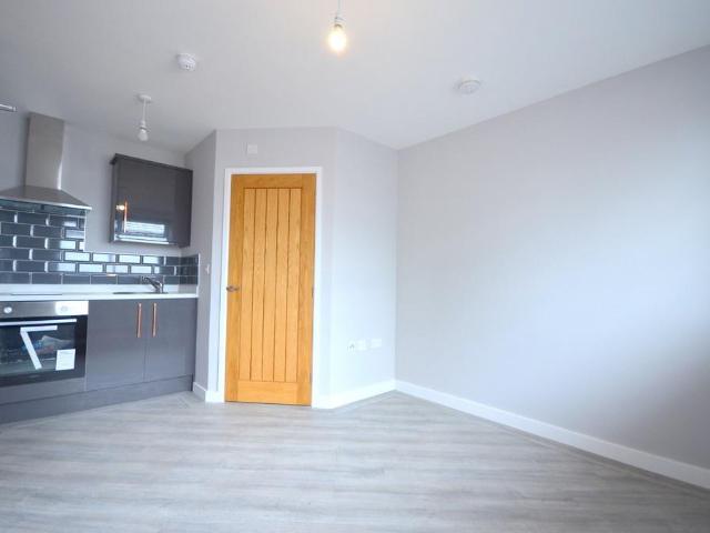 Ladys Lane, Northamptonshire NN1 1 bed flat to rent £550 pcm £127 pw