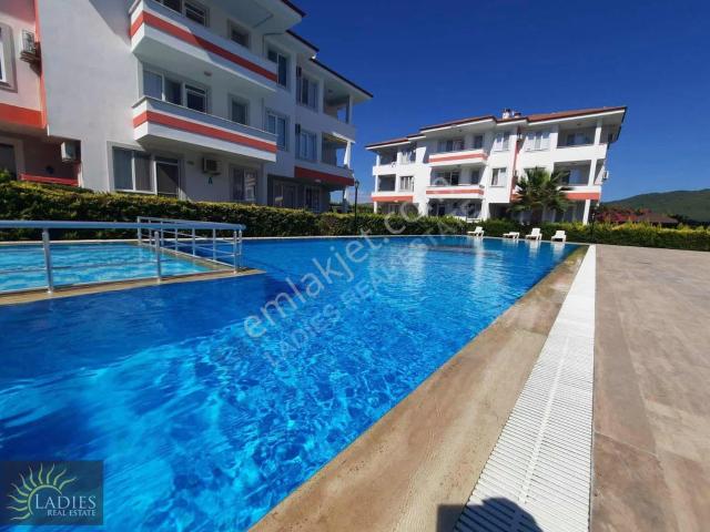Ladıes'ten Piramit Marmara'da Satılık 2+1 Ara Kat Eşyalı Daire