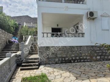 Ladıes Emlak'tan 2+1 Villa Eska İncebel Sitesinde
